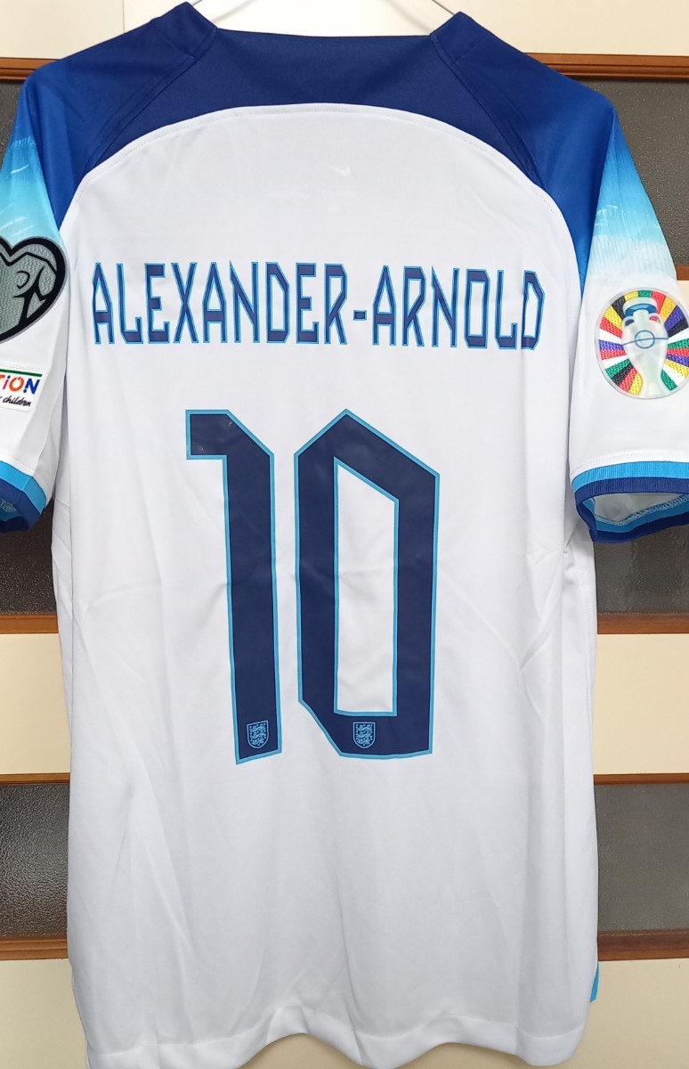 イングランド代表　アレクサンダー＝アーノルド　8番　ユニフォーム イングランド代表アレクサンダー＝アーノルド8番ユニフォーム