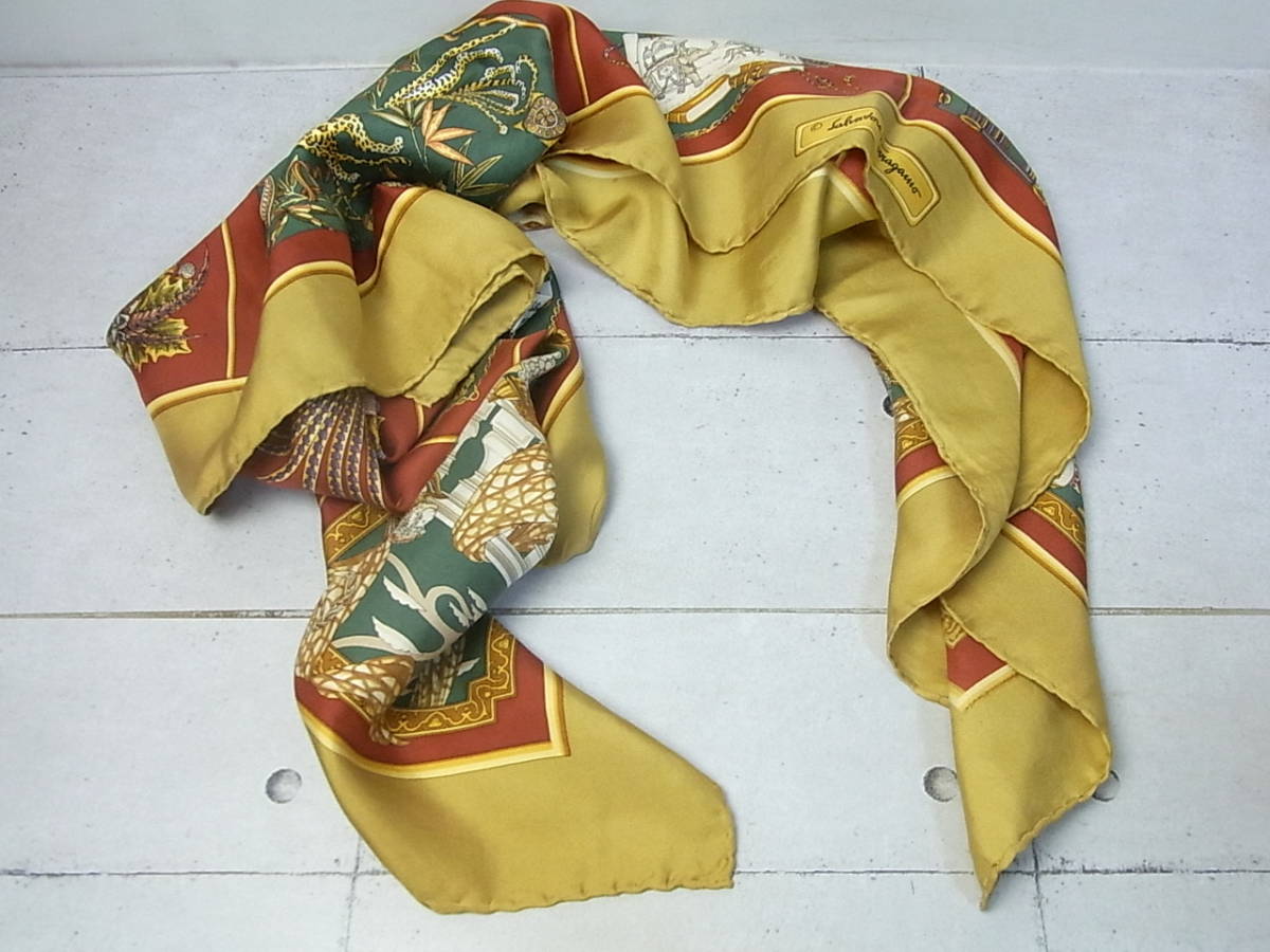 ☆シルク100% Ferragamo サルヴァトーレ フェラガモ スカーフ