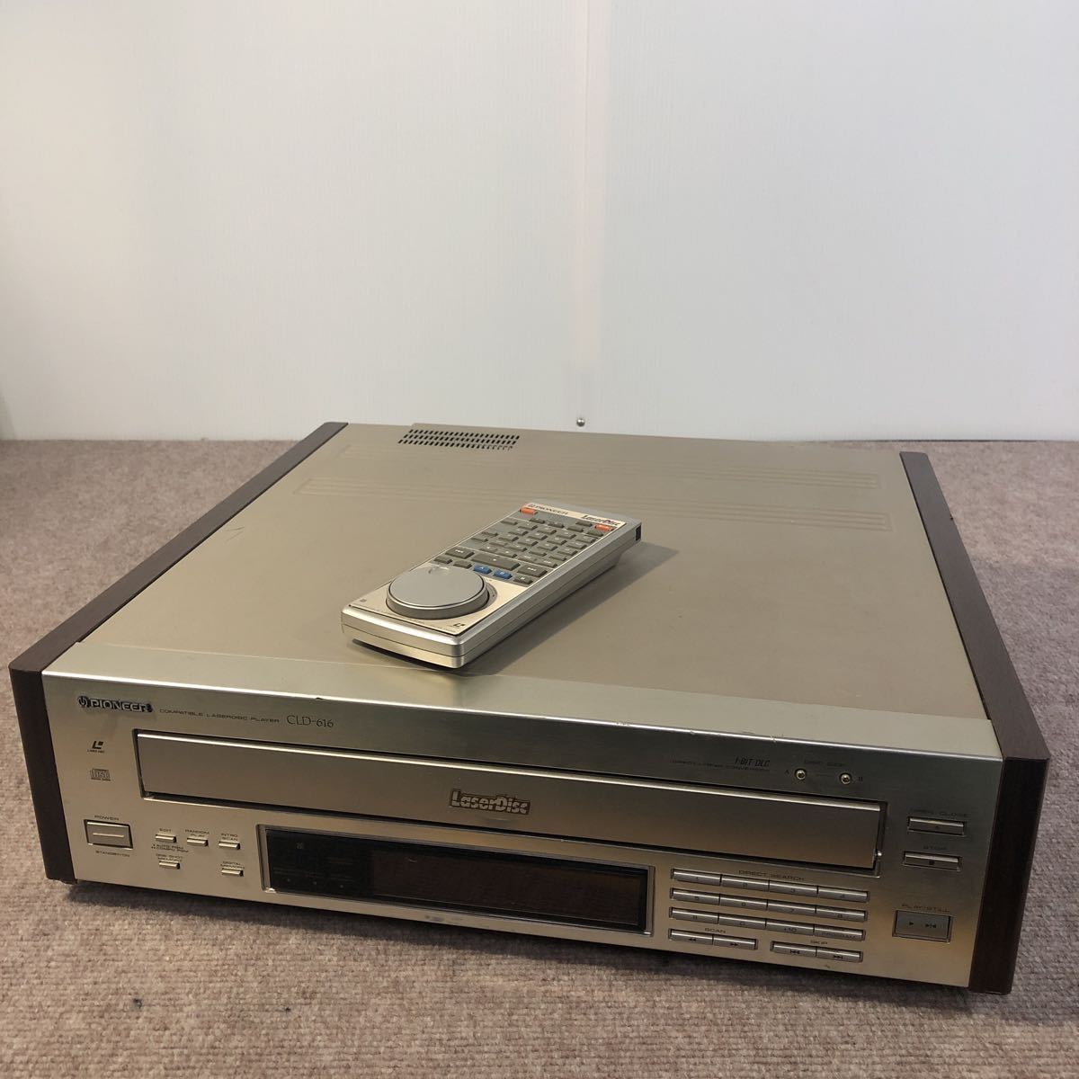 【やや傷や汚れあり】PIONEER パイオニア CLD616 COMPATIBLE LASERDISC PLAYER レーザーディスク