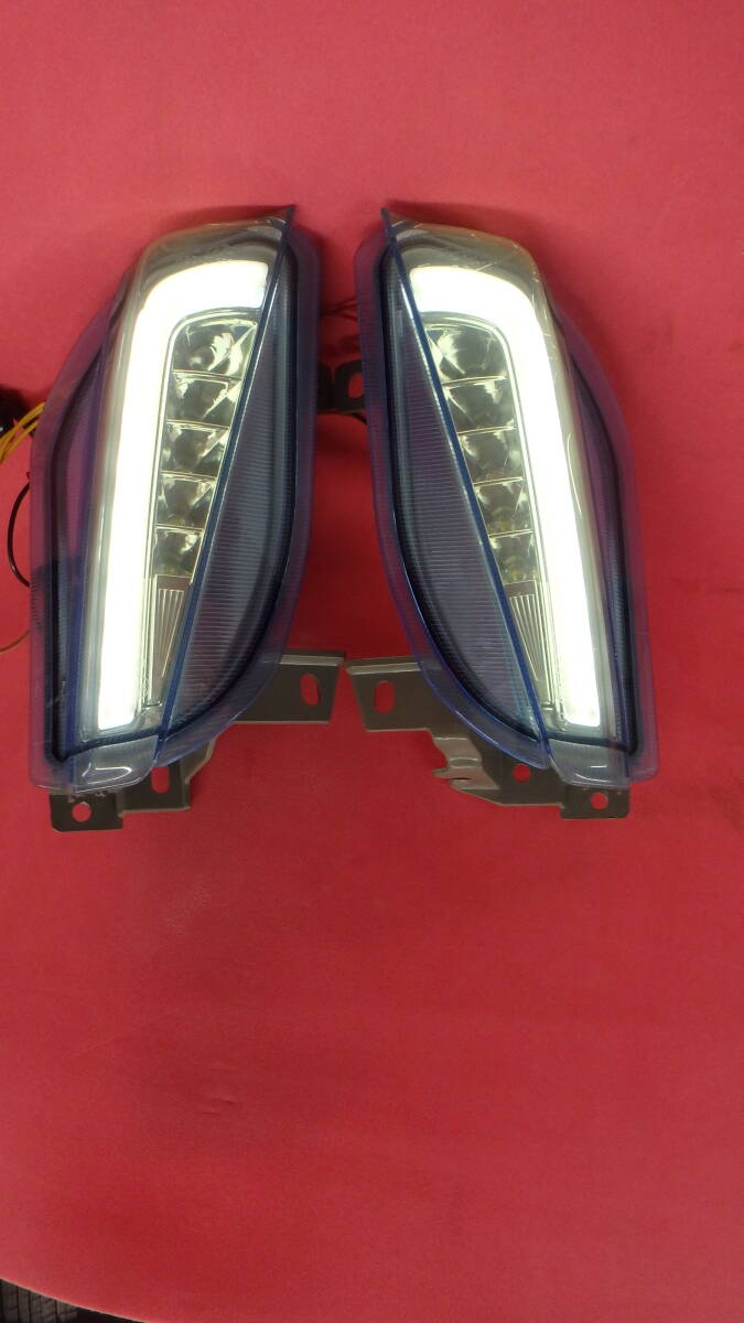 レヴィーア revier ウインカー Ver.2 デイライト プリウス30 後期