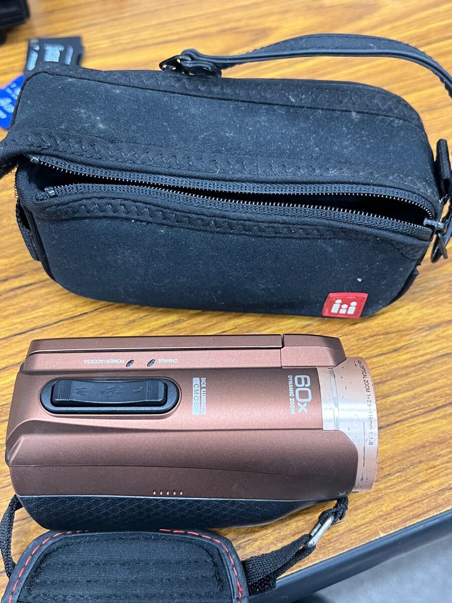 美品】Victor・JVC GZ-F100-T ☆SDカード付 JVC ビデオカメラ エブリオ