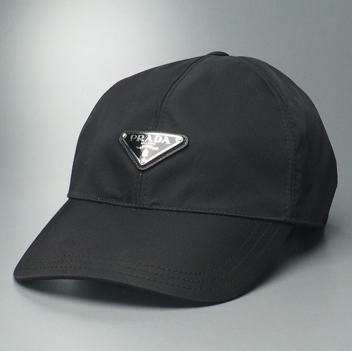 正規品　PRADA プラダ　RE-NYLON キャップ　三角ロゴ PRADA プラダ キャップ ナイロン 三角ロゴ ブラック 帽子 Mサイズ