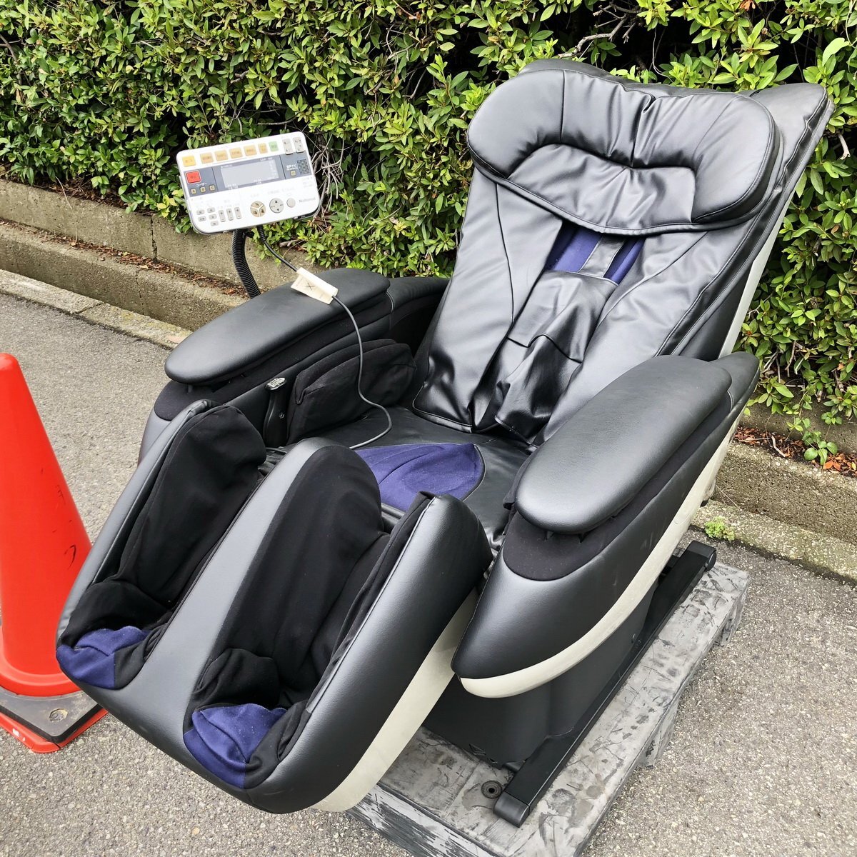 医療器 家庭用 8D高級皮革電動ゼロ重力マッサージチェア マッサージ機 多機能 スピーカー内蔵 全身マッサージ ヒーター機能 AMY12ホワイト 医療器 8D高級皮革電動ゼロ重力マッサージチェア マッサージ機