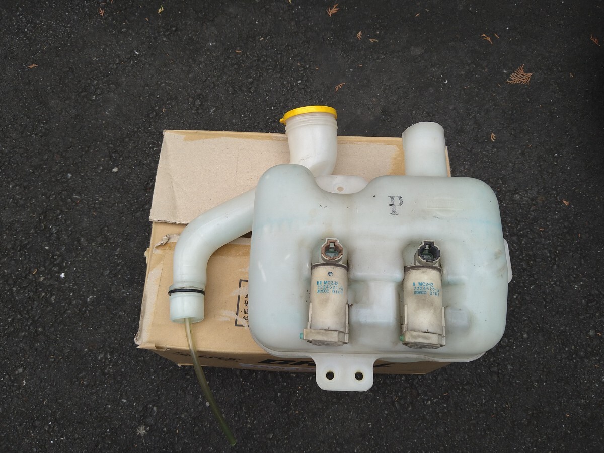 VW ポロ 　ウォッシャータンク　平成26年 14y DBA-6RCBZ 6R　 ポロ（フォルクスワーゲン）のクルマカタログ｜中古車のネクステージ