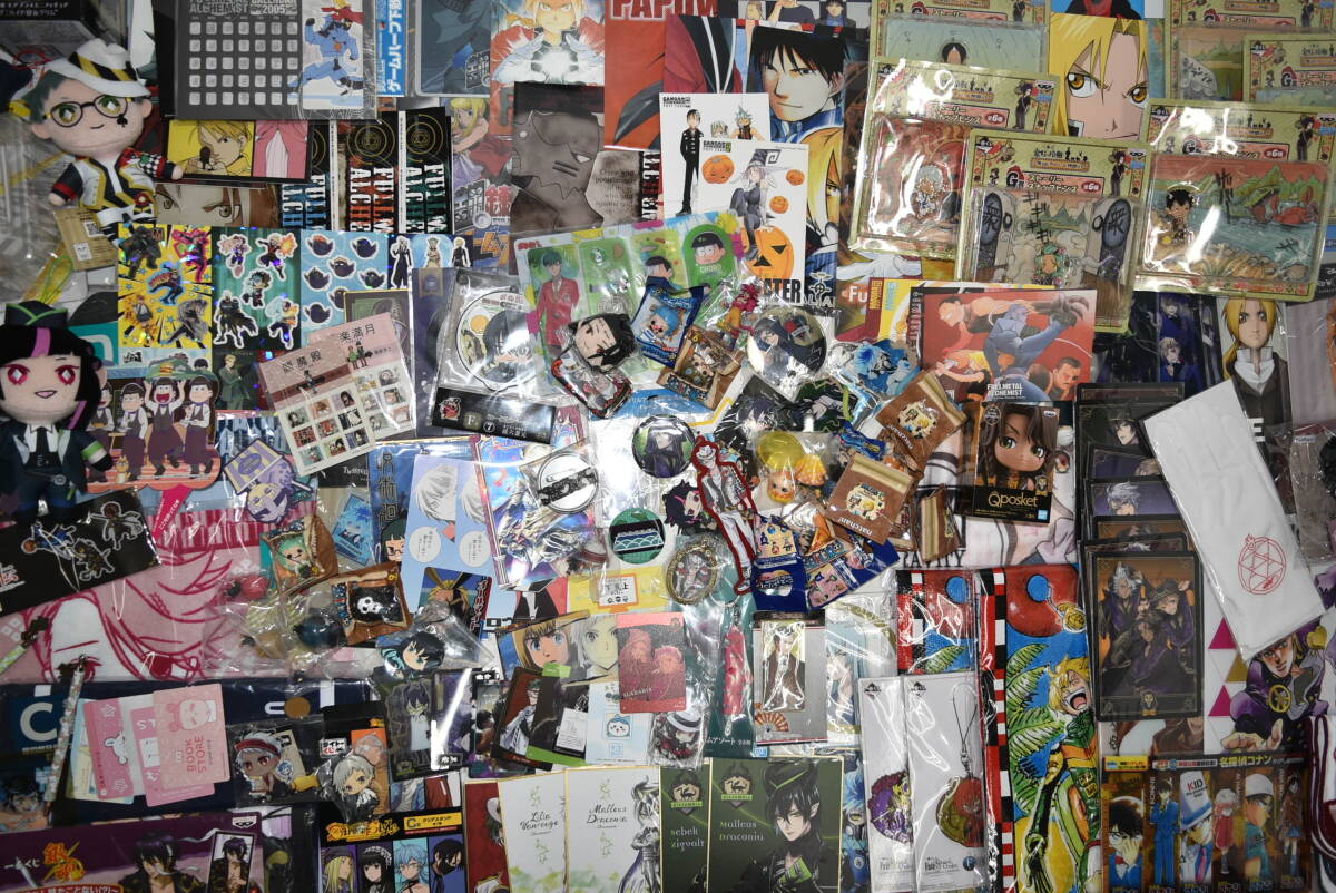 32Mdd 【中古品】 乙女グッズセット まとめて箱詰め 鋼の錬金術師 銀魂 ツイステ 刀剣乱舞 Fate ワンピース ジョジョ 進撃の巨人 他の1番目の画像