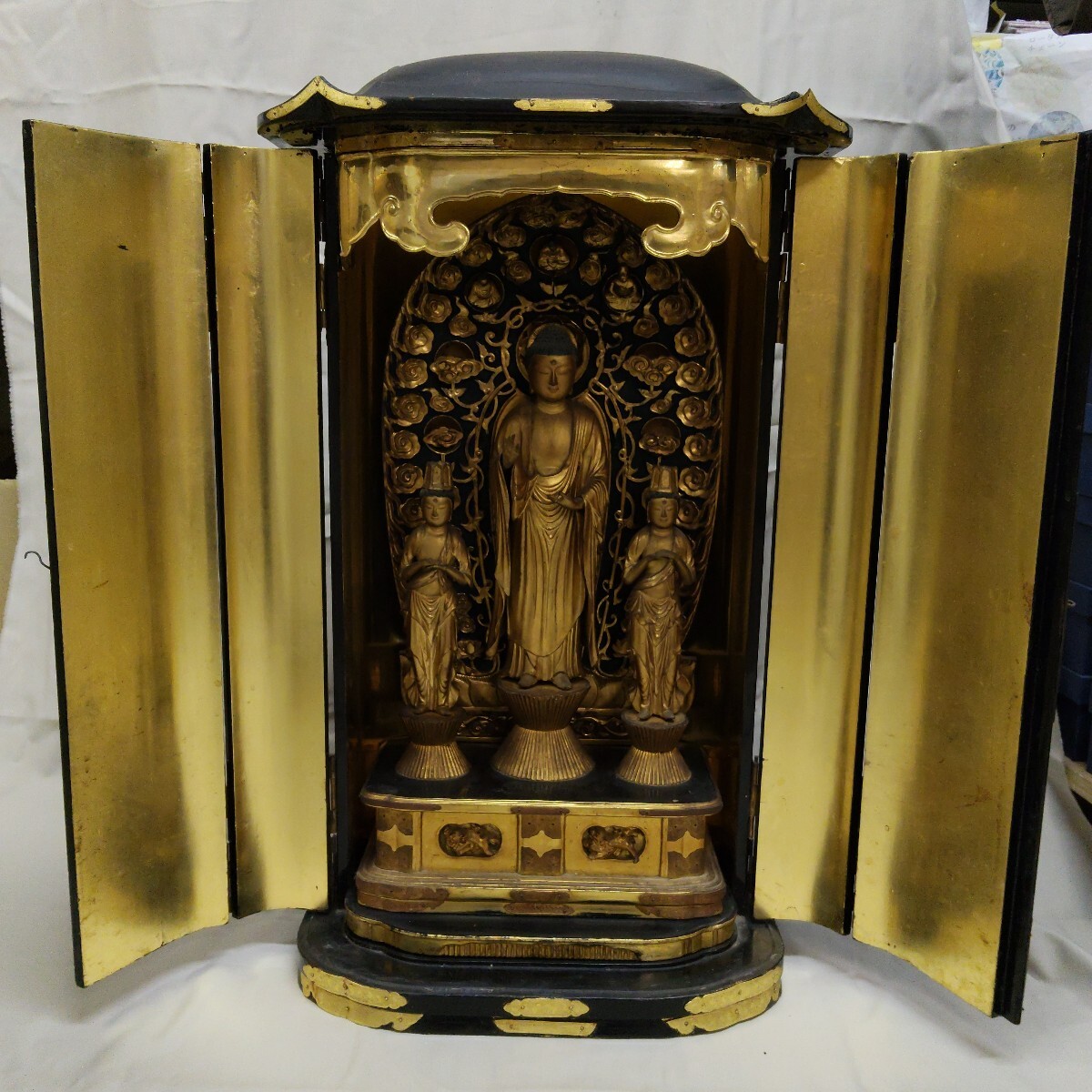 94/□善光寺一光三尊如来御影図 掛軸 肉筆模写図 絹本 共 94/□善光寺一光三尊如来御影図 掛軸 肉筆模写図 絹本 共
