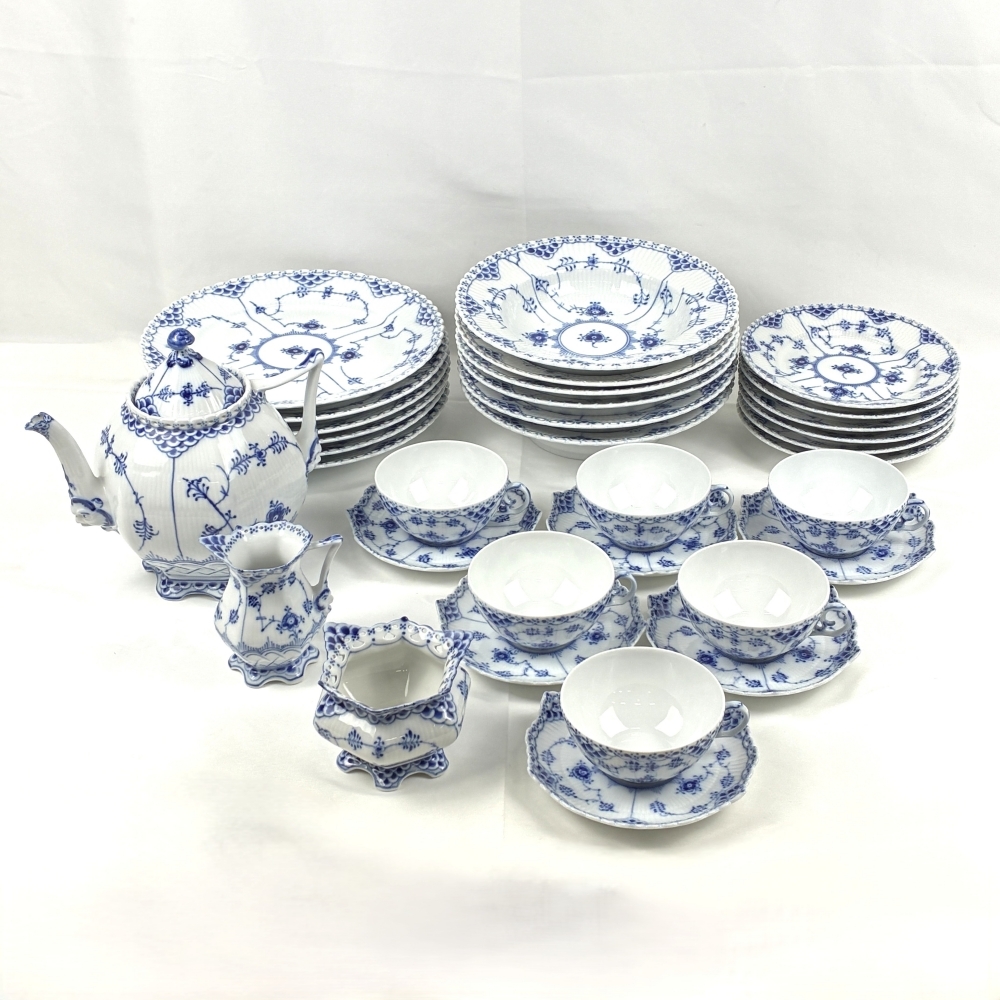 値下交渉歓迎＊1949セーブル＊ブルーヌーボー金彩小花文ティーC/S（クップ） セーブル ブルーヌーボー金彩小花文ティーカップ＆ソーサー （ペイール