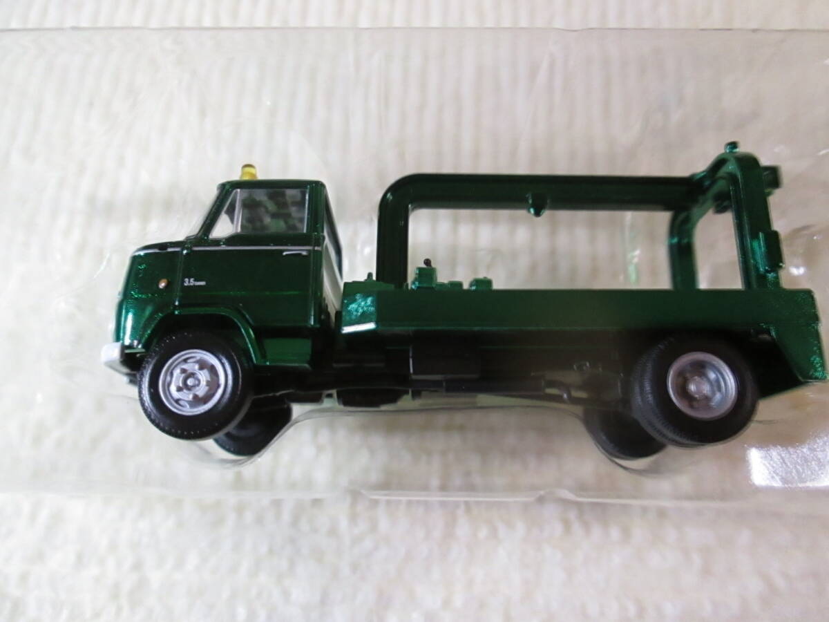 新品】トミカリミテッドヴィンテージ NEO 1/43 日産エルグランド 消防