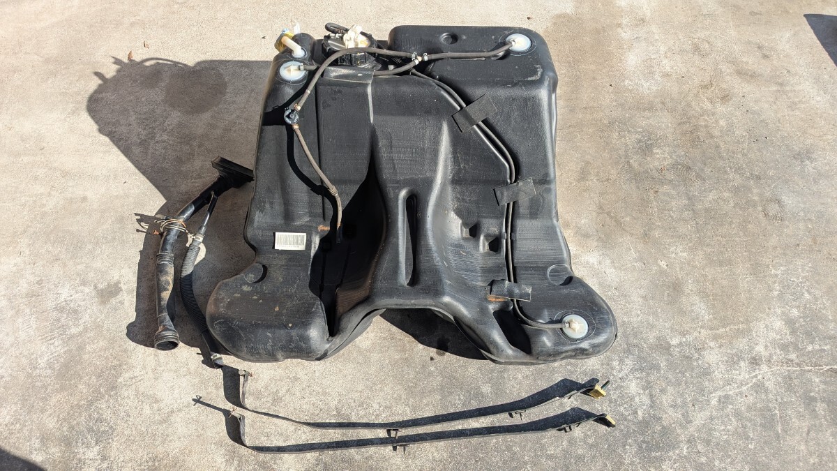 ☆希少☆ KPGC10 PGC10 スカイライン ハコスカ GT-R 純正 燃料タンク 