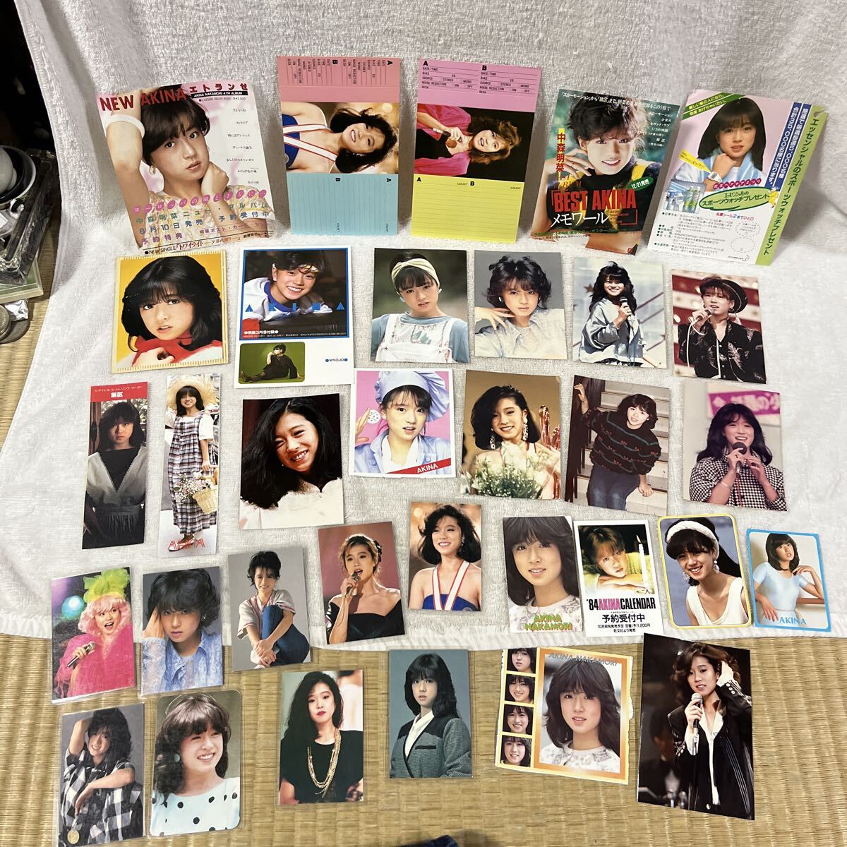 やや傷や汚れあり】♪ 中森明菜さん ／『切り抜き色々 (全て当時モノ