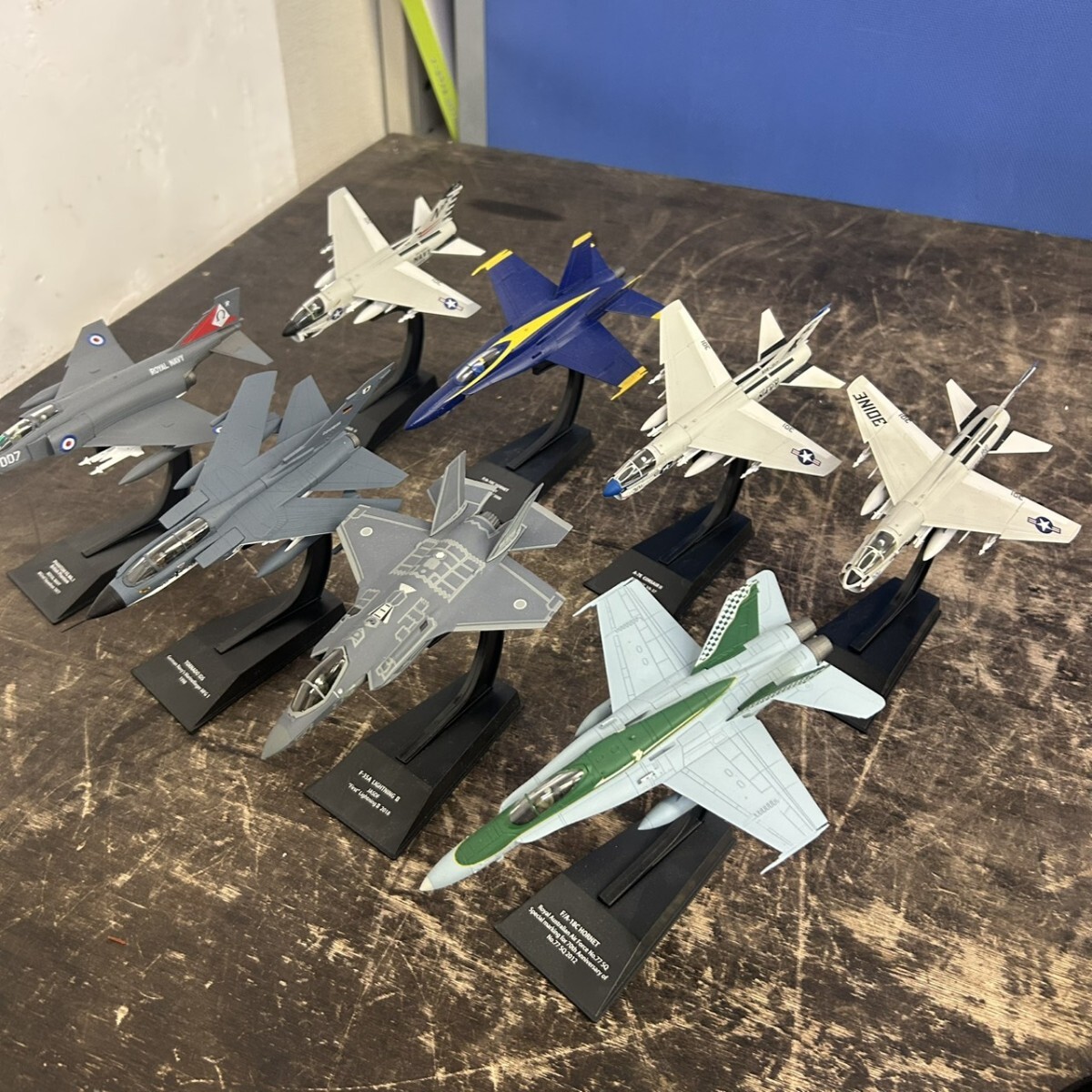 戦闘機 ダイキャスト ガチャ 300円ガチャ 飛行機 ファントム 航空