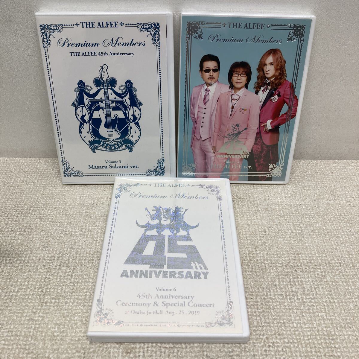 送料82円・Q799□ THE ALFEE 高見沢俊彦さん中心の生写真 29枚