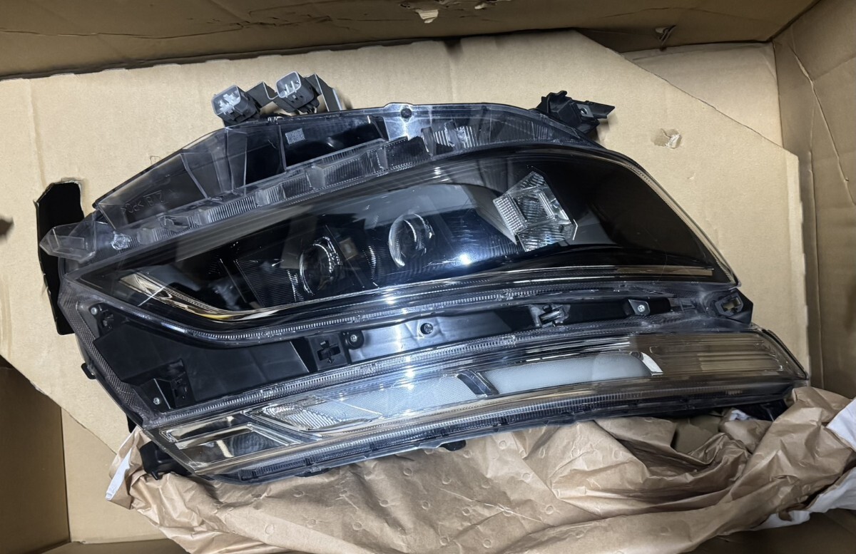MK53S スペーシアギア ヘッドライト右ライト 右側 KOITO100-5938G