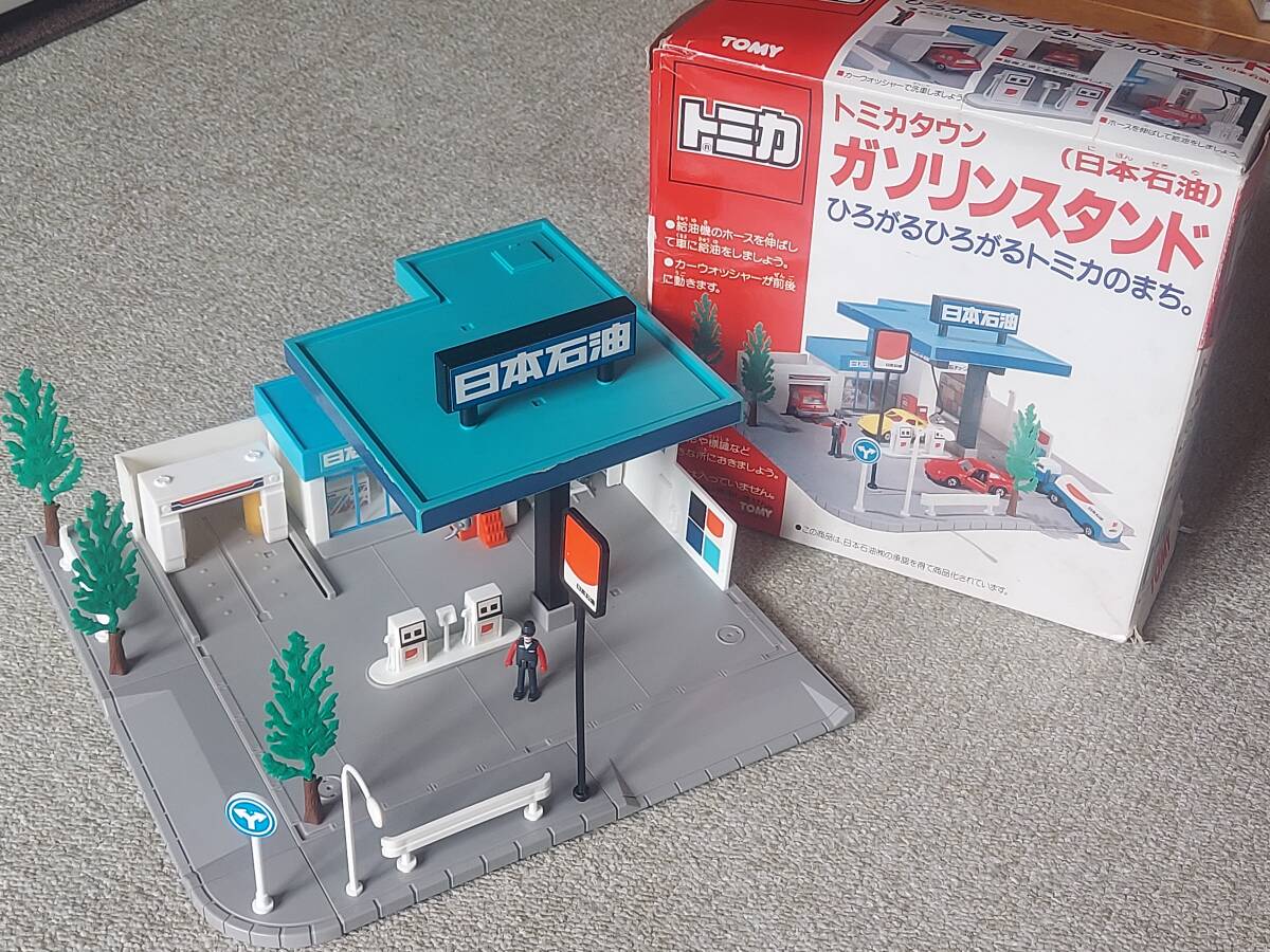 トミカ 旧トミカタウン 建築現場 消防署 ガソリンスタンド ESSOエッソ dショッピング |トミカ トミカタウン ガソリンスタンド ENEOS