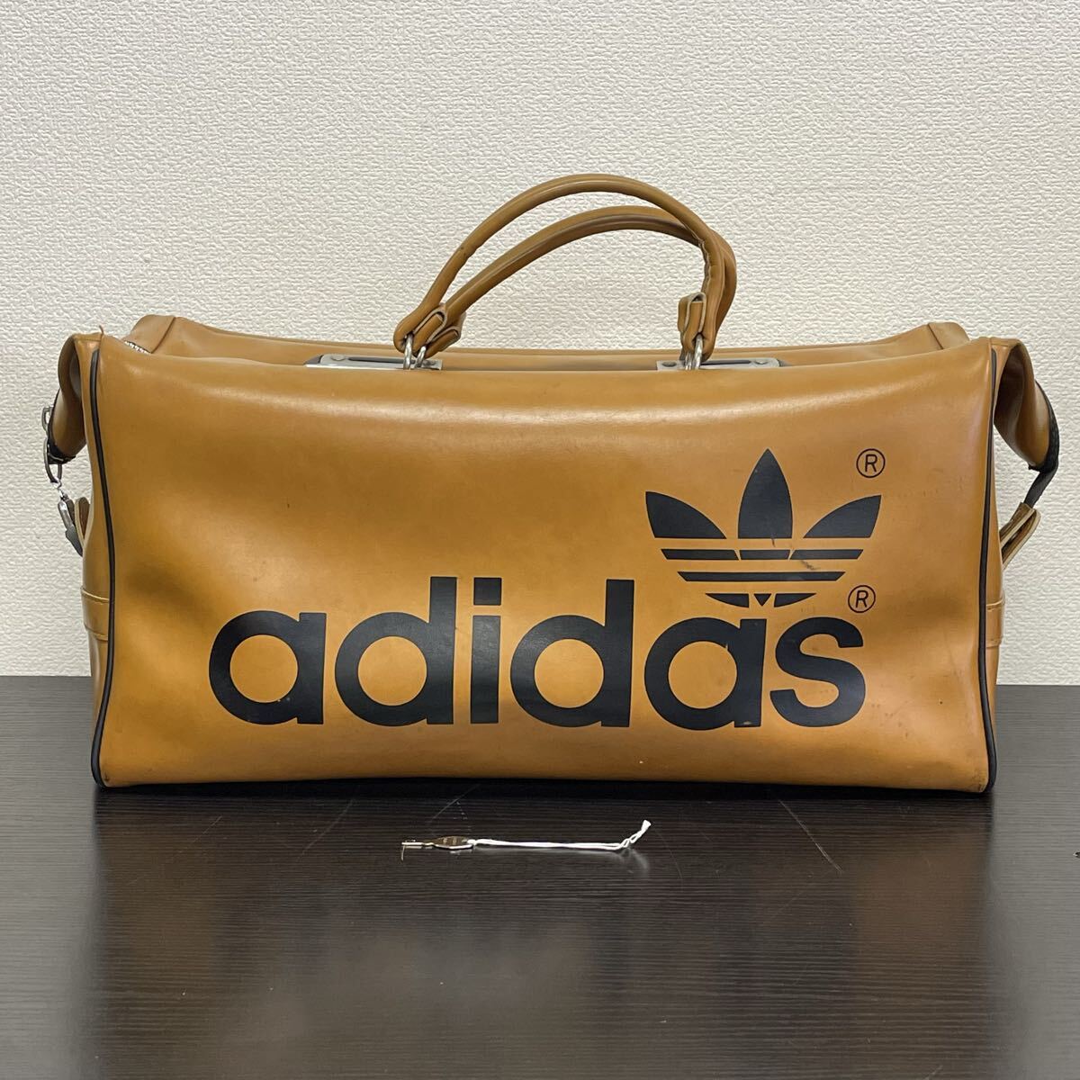 中古】アディダス adidas エナメル ボストンバッグ [FG785] 税込の落札