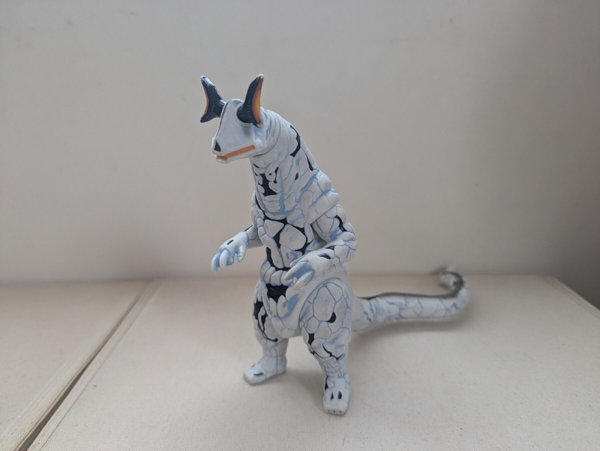 バンダイ ウルトラ怪獣 旧800円サイズ ソフビ ウルトラマンマックス版
