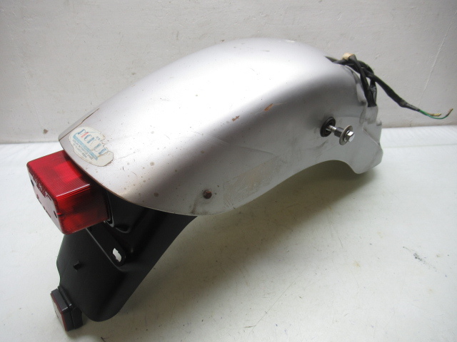 傷や汚れあり】ホンダ マグナ50 サイドカバー 右側 AC13の落札情報詳細