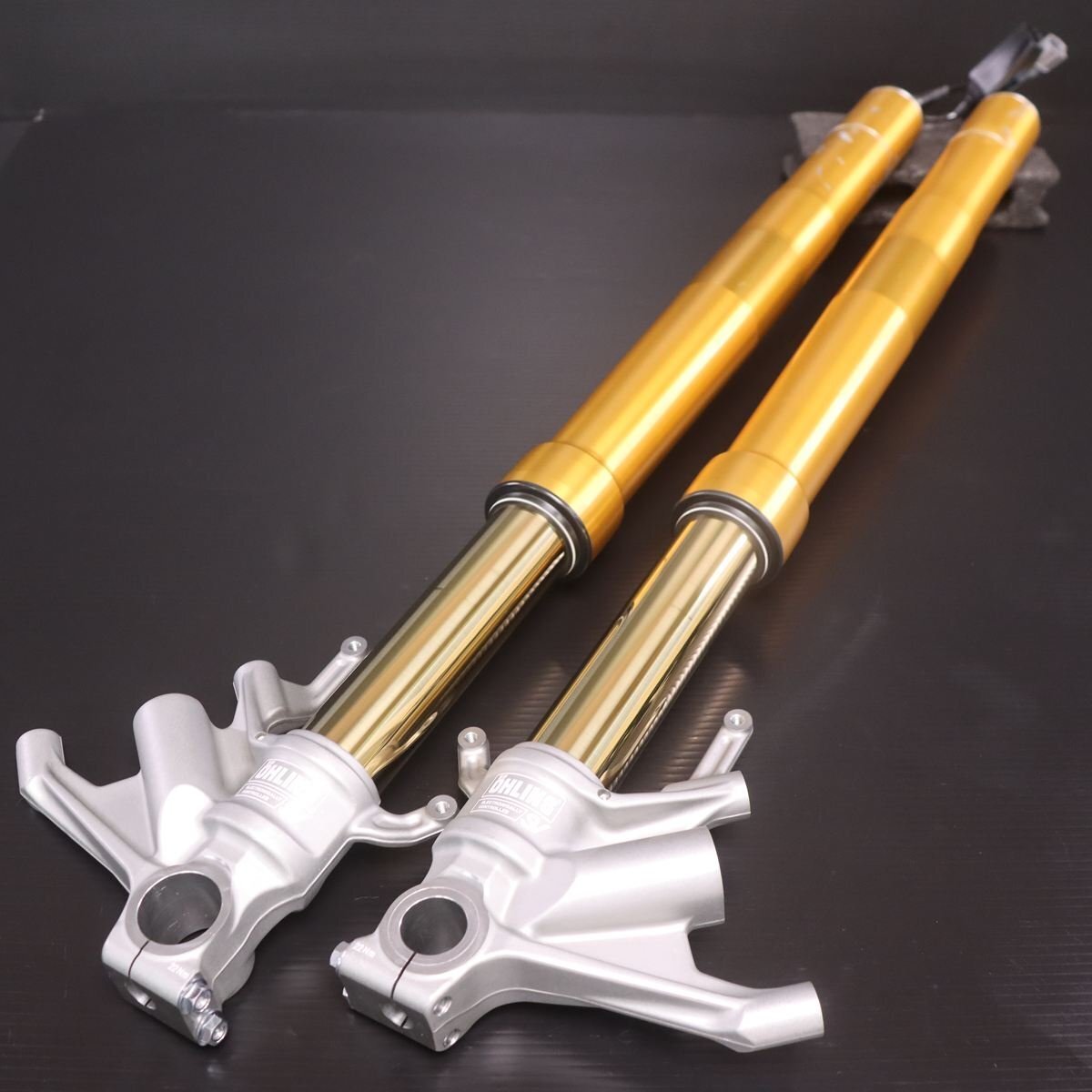CBR1000RR SC57 カスタムフロントフォーク 倒立フォーク ピッチ108mm