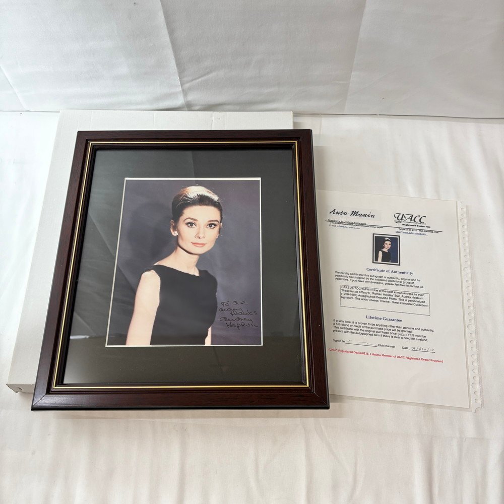 オードリー・ヘップバーン 直筆サイン入り写真 COA証明書付き の落札