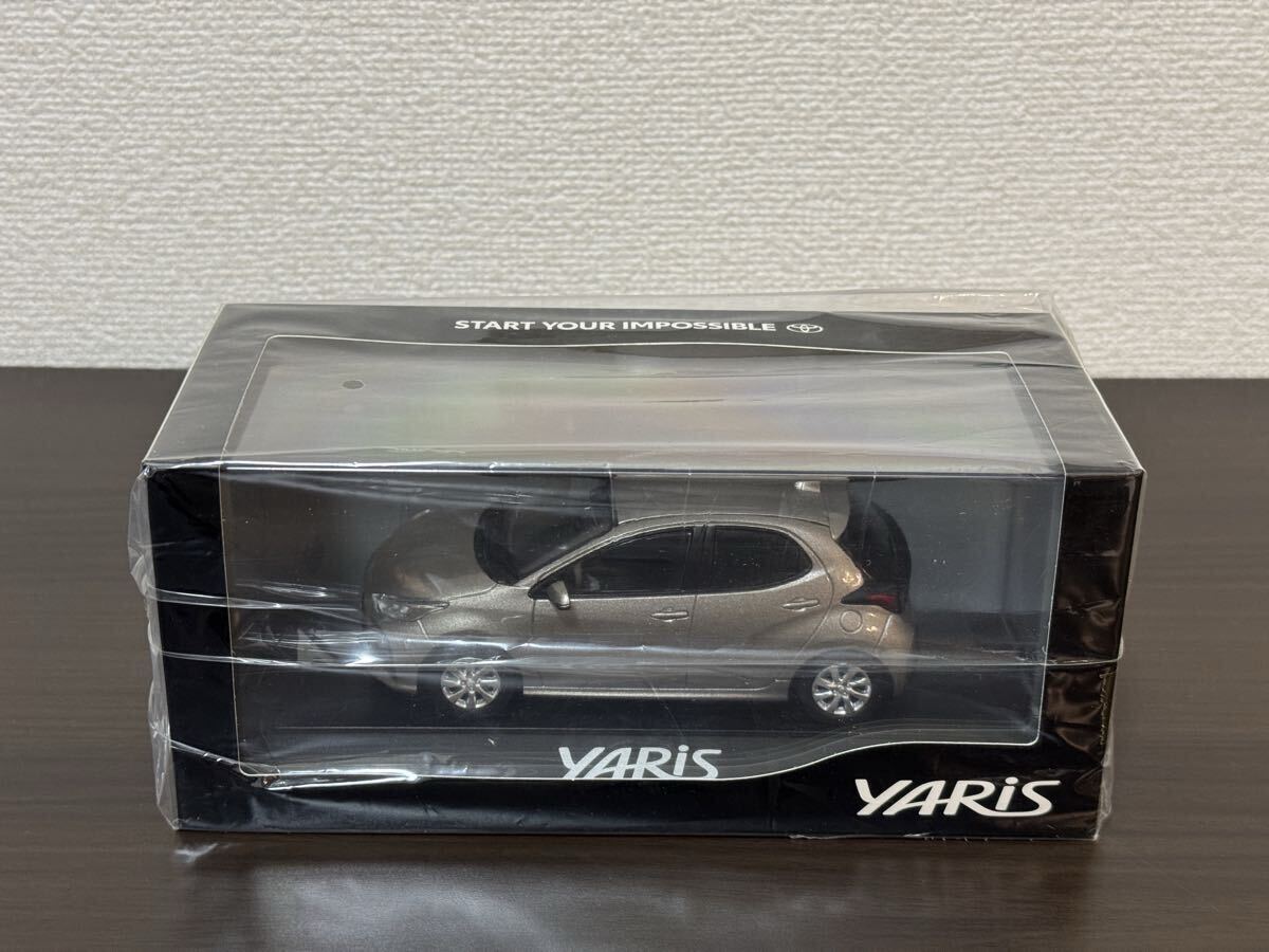 展示用☆トヨタ☆YARiS （ヤリス〈4V8〉アバンギャルドブロンズ