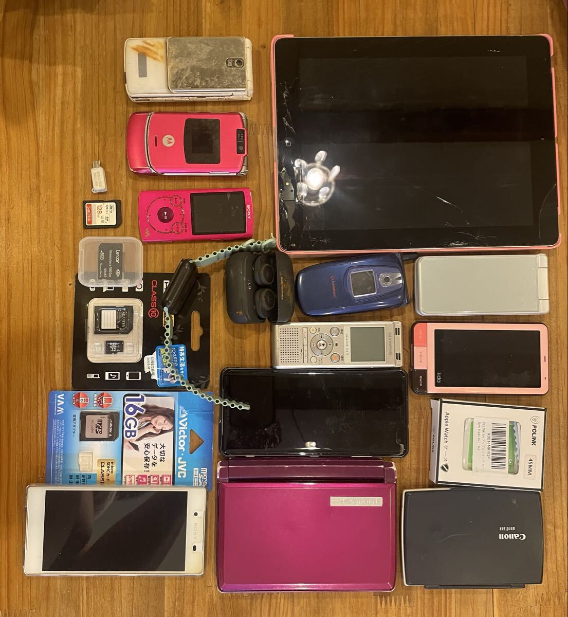 携帯電話ガラケー SONY IPONE ⚠️ジャンク品です⚠️合計 24個 携帯