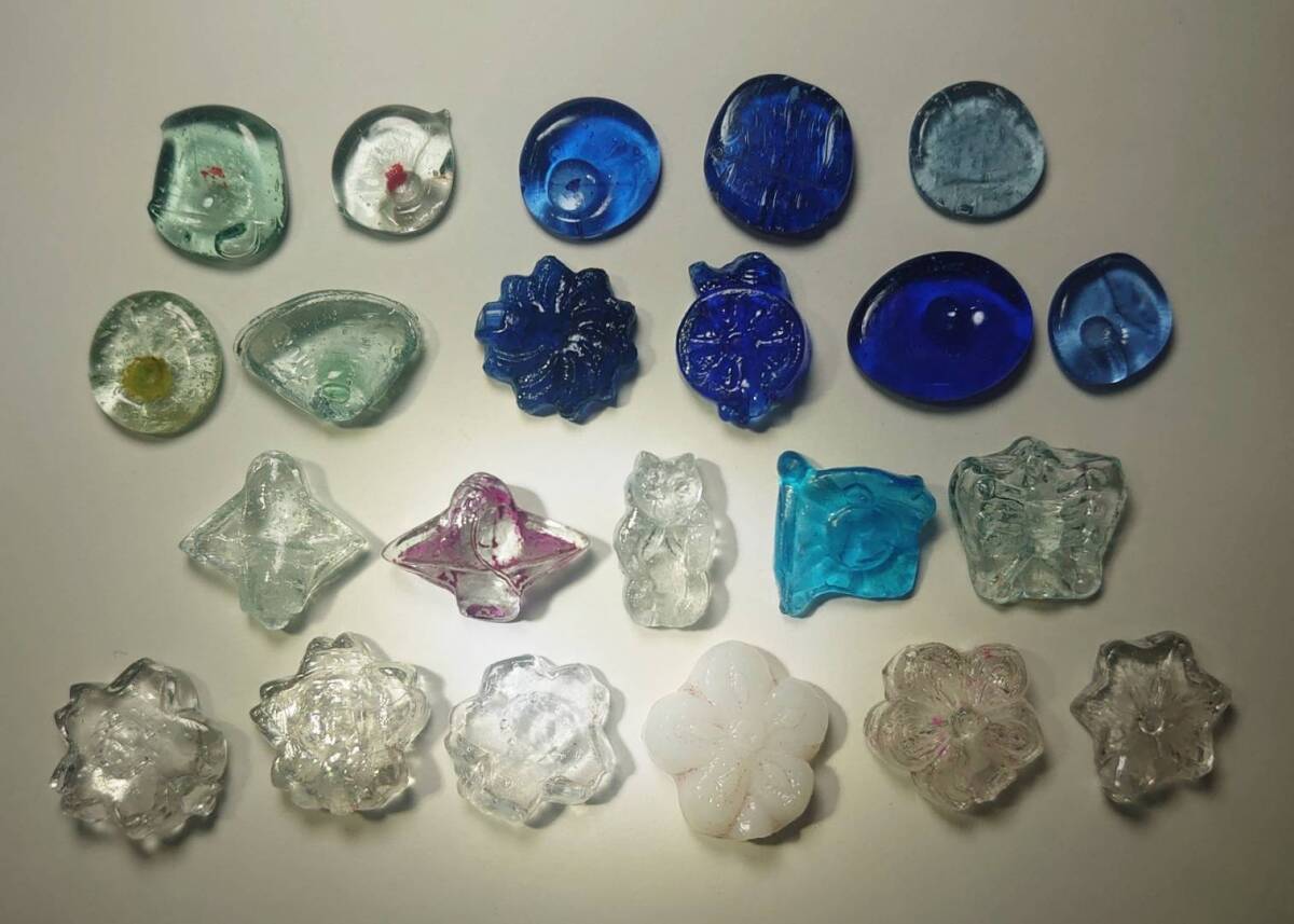 ○古くてかわいい・型押しガラス製おはじき・9コ・その5の落札情報