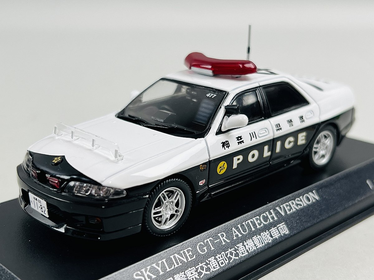 AUTOart 1/18 スカイライン GT-R R34 埼玉県警高速隊 白黒パトカー