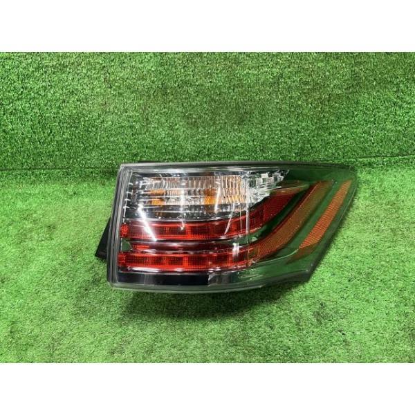 新品】新品未使用!! 純正 レクサス CT200h テールランプ lexus 後期
