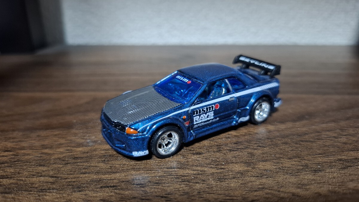 ホットウィール コレクター ブック ニッサン スカイライン GT-R R32
