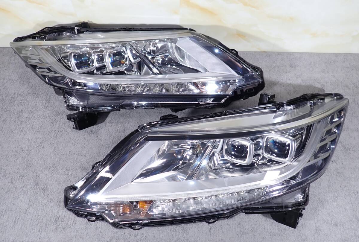 後期ラグレイト 希少インナーブラック純正HIDヘッドライト！USDM JDM