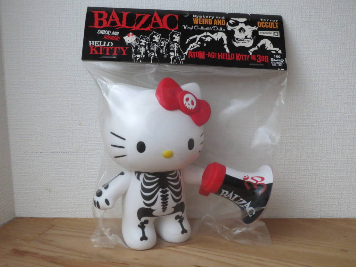 目立った傷や汚れなし】VCD BALZAC HELLO KITTY -White version