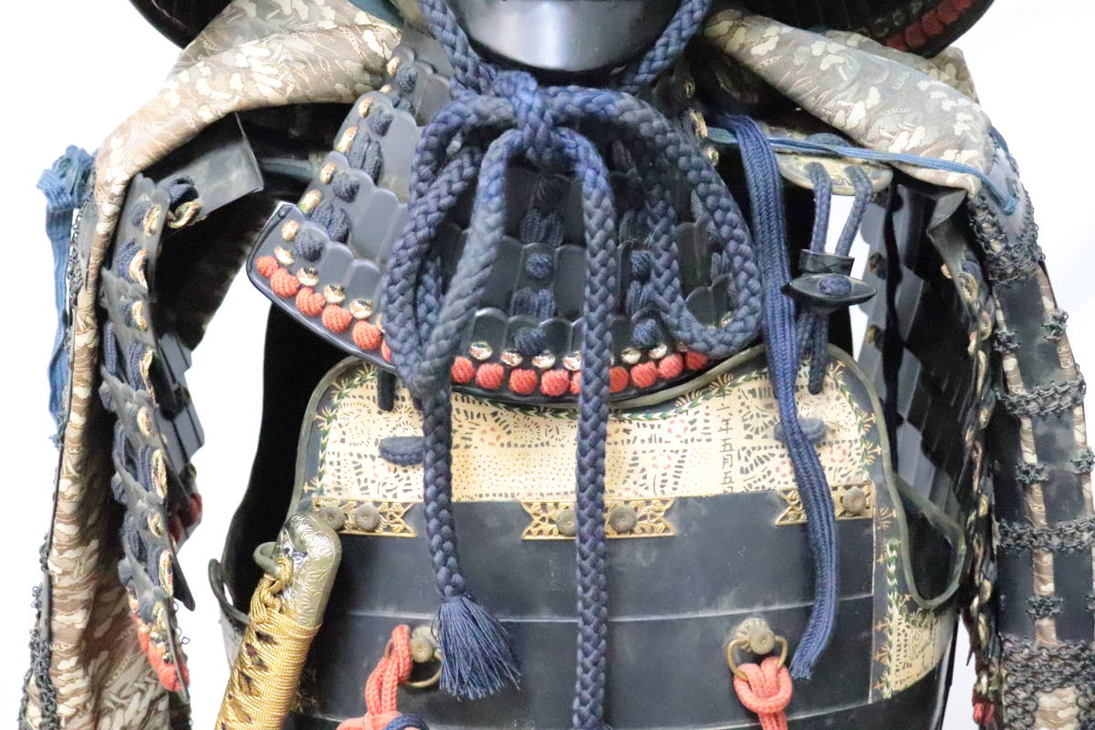 鎧・兜 甲冑 鎧 模造刀付 戦国 武将 日本 骨董 兜 ABZ01AKF26の落札情報詳細