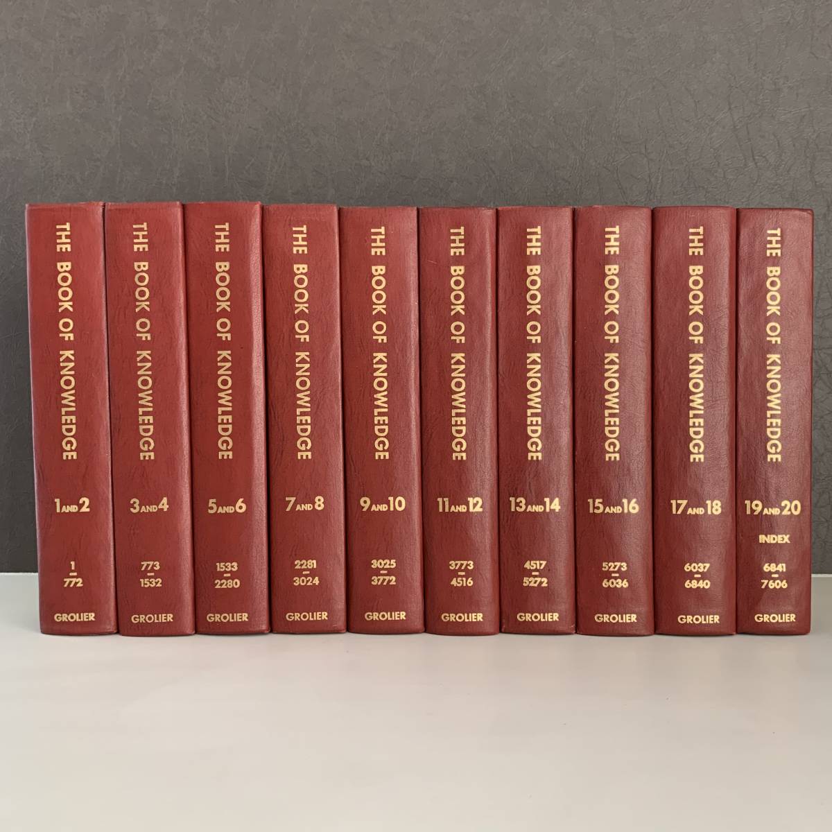 THE BOOK OF KNOWLEDGE セット GROLIER 洋書 百科事典 ディスプレイ  