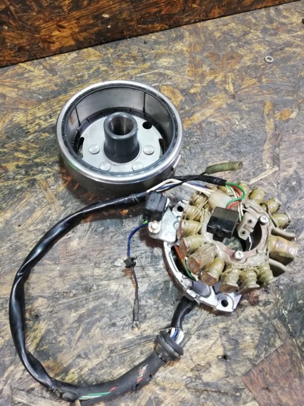 即配可 YAMAHA RZ250RR 純正ジェネレーター フライホイール 29L-50