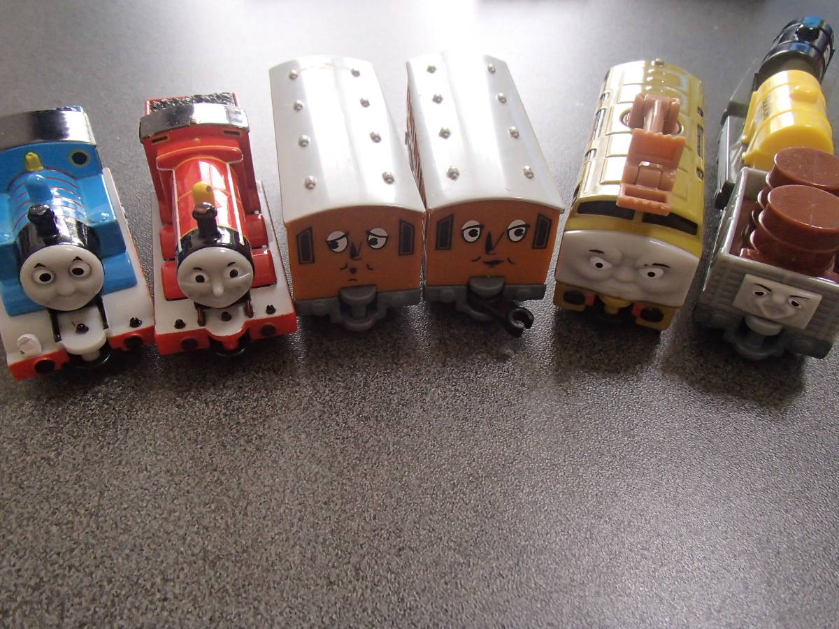 トーマス トミカ つなげてあそぼう！ トーマスとアニー&クララベル トミカ トーマス】つなげて遊ぶ♪ トーマス・ジェームス・アニーと