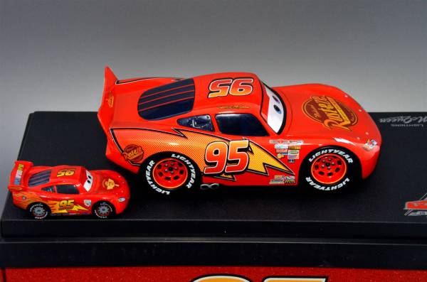 【限定】カーズ マックィーン Matty Collector 新品】カーズ Matty Collector限定 マックイーン 1/24の落札情報