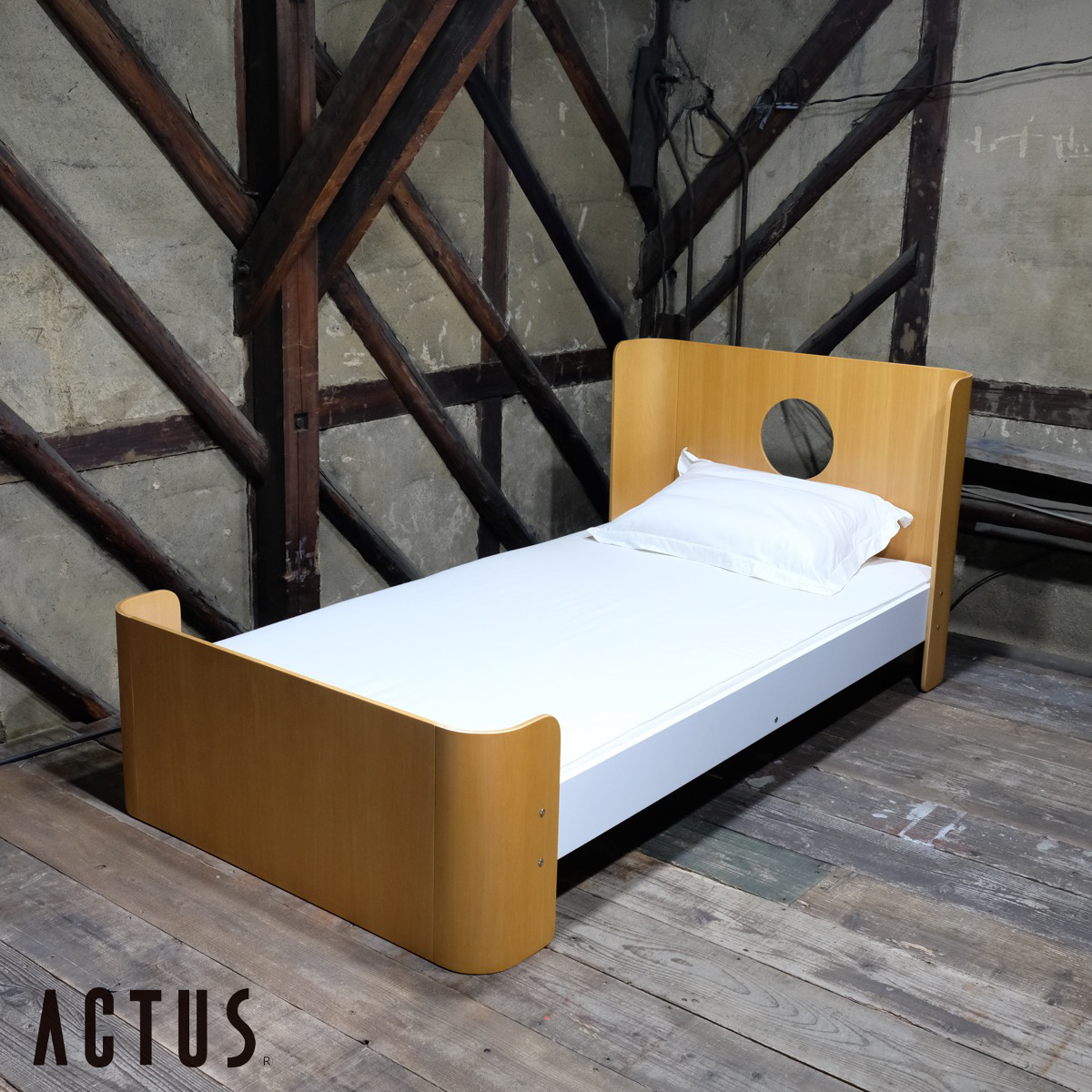 アンファンのベッド