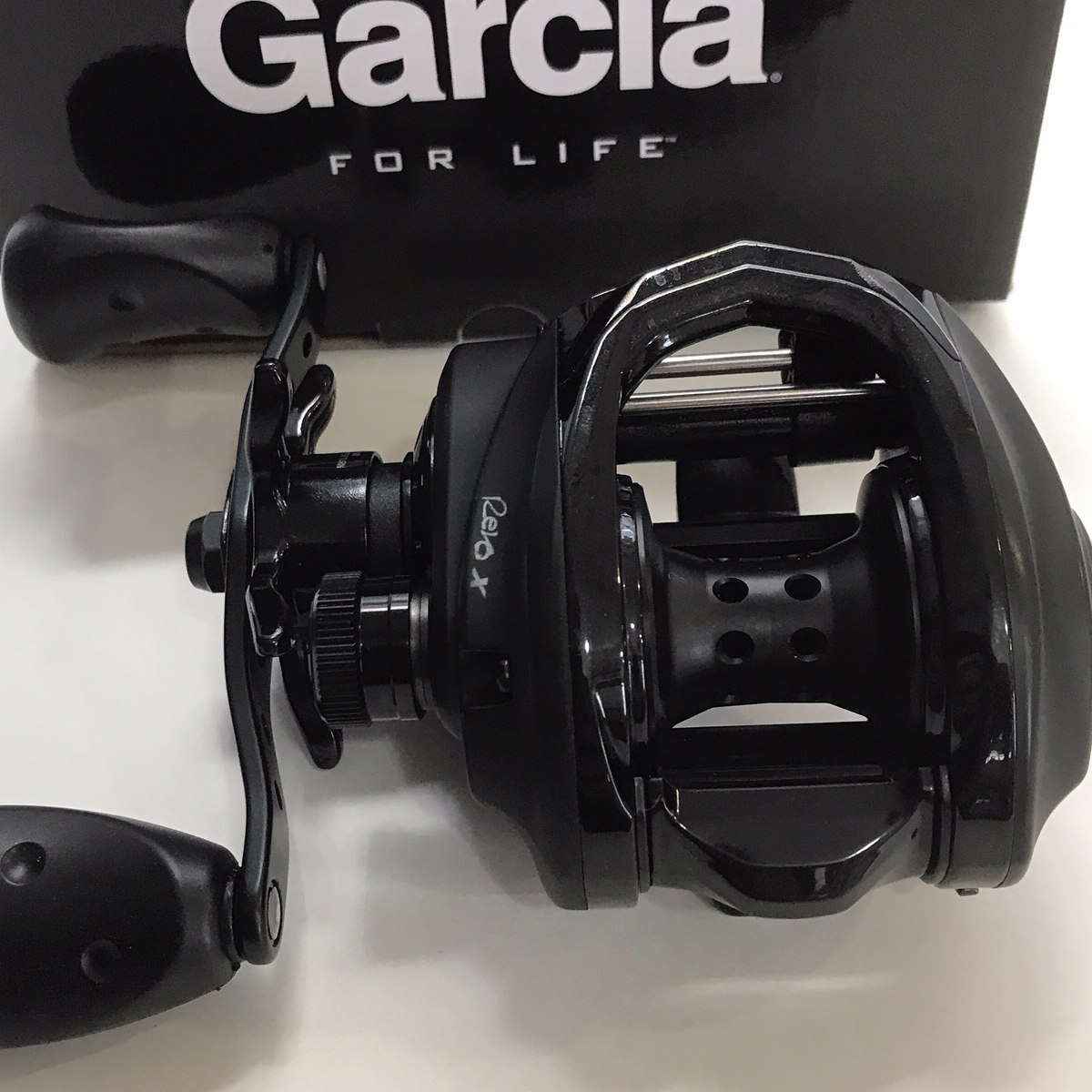 REVO ビッグシューターコンパクト 中古 アブガルシア ベイトリール