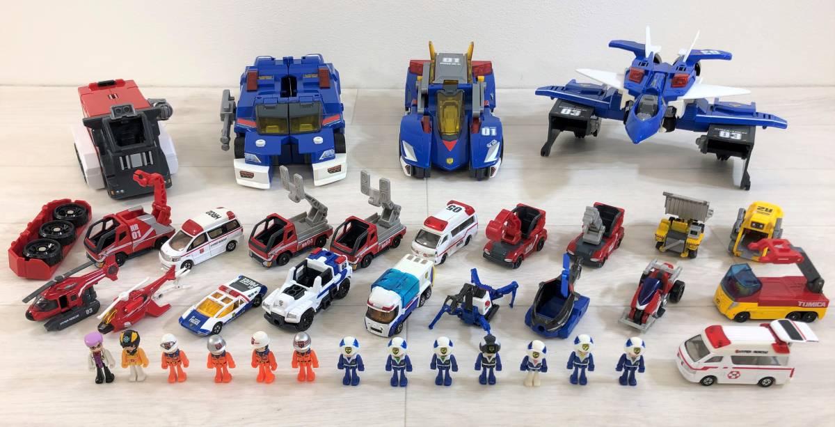 ハイパーブルーポリス 01号＆03号＆ガードナー＆キッズ16体＆ミニカー34