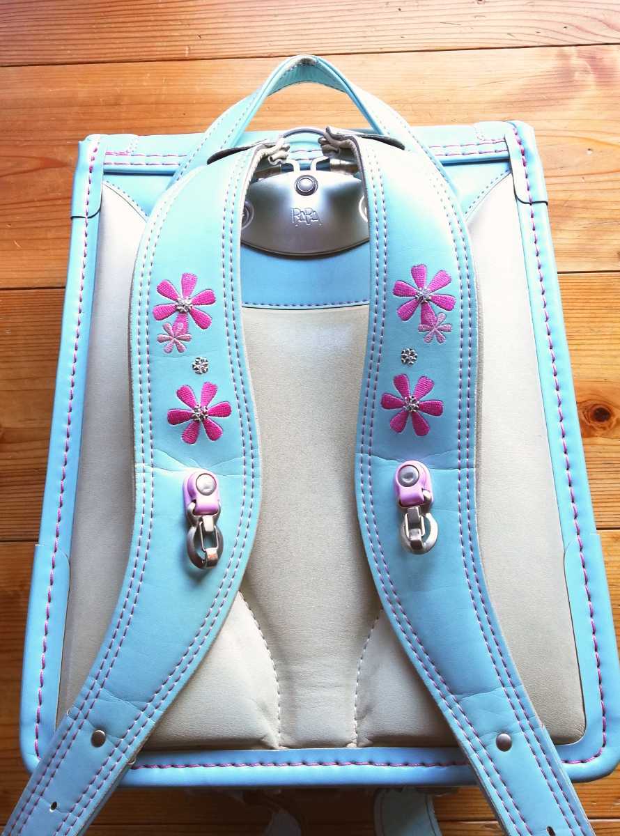 ランドセル ララちゃん RARA 水色 花刺繍入り オーダーメイド 中古の 