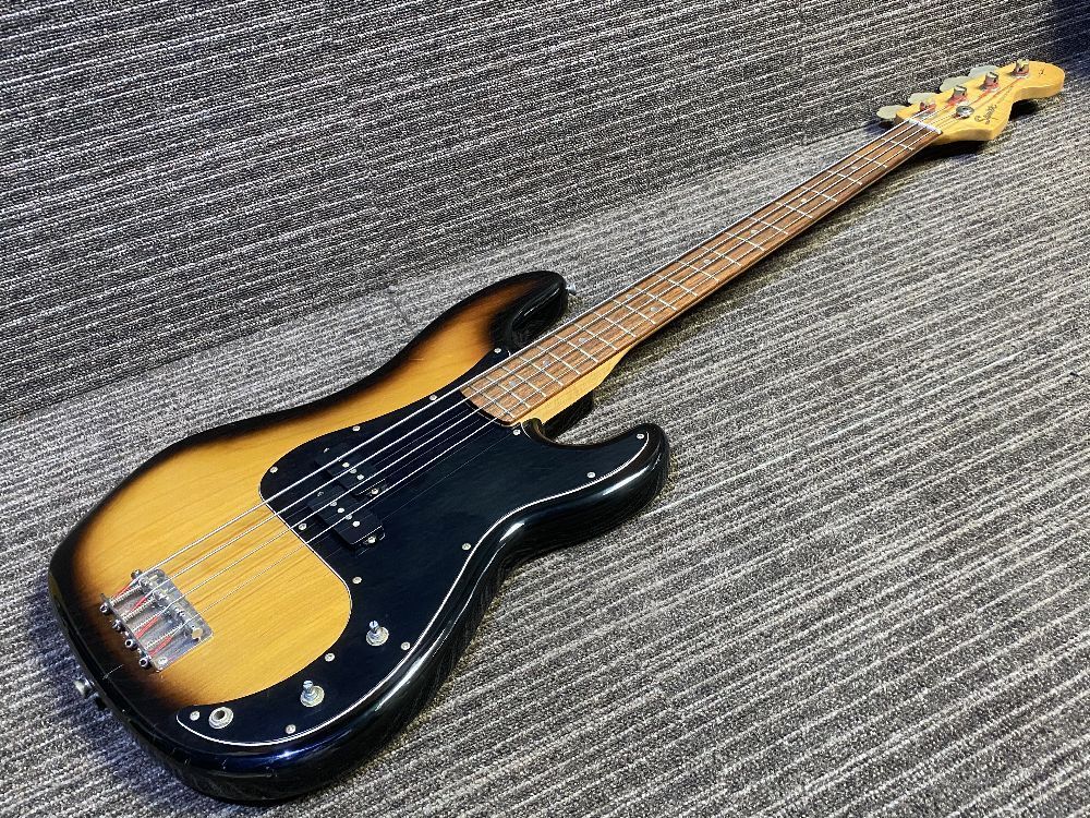 □□ 美しいトラ柄ネック Squier by Fender Precision Bass