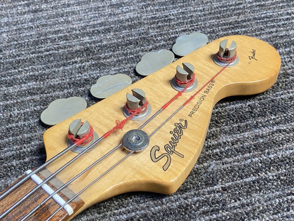 □□ 美しいトラ柄ネック Squier by Fender Precision Bass