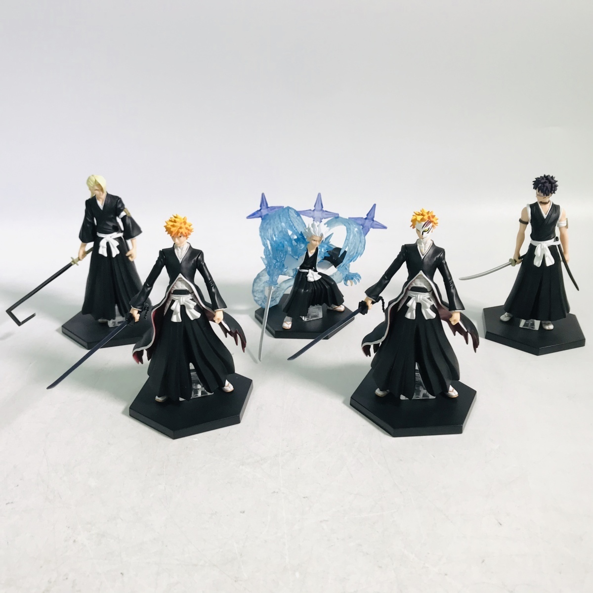 中古品 Bleach ブリーチキャラクターズ4 黒崎一護 日番谷冬獅郎 檜佐木修兵 吉良イヅル 全5種セット の落札情報詳細 ヤフオク落札価格情報 オークフリー スマートフォン版