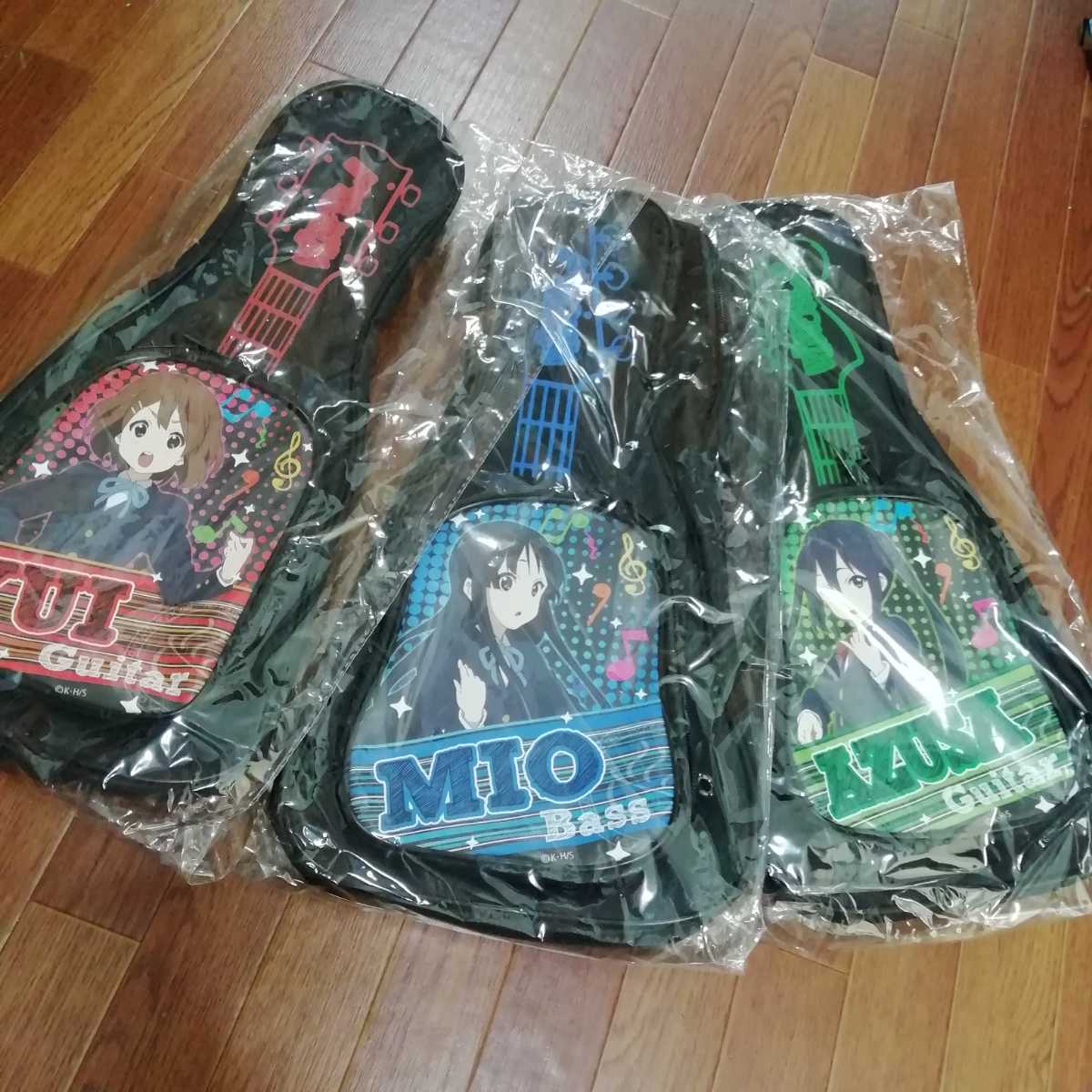 新品】けいおん ギター型 ボディバッグ 全3種類 セット 平沢唯 秋山澪