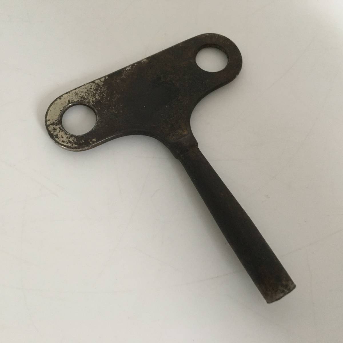 E 古い ゼンマイ ネジ巻き 鍵 ねじ巻き かぎ 柱時計 船時計 船舶時計 キール Clock 古いもの 当時物 レトロ アンティーク ヴィンテージ の落札情報詳細 ヤフオク落札価格情報 オークフリー スマートフォン版