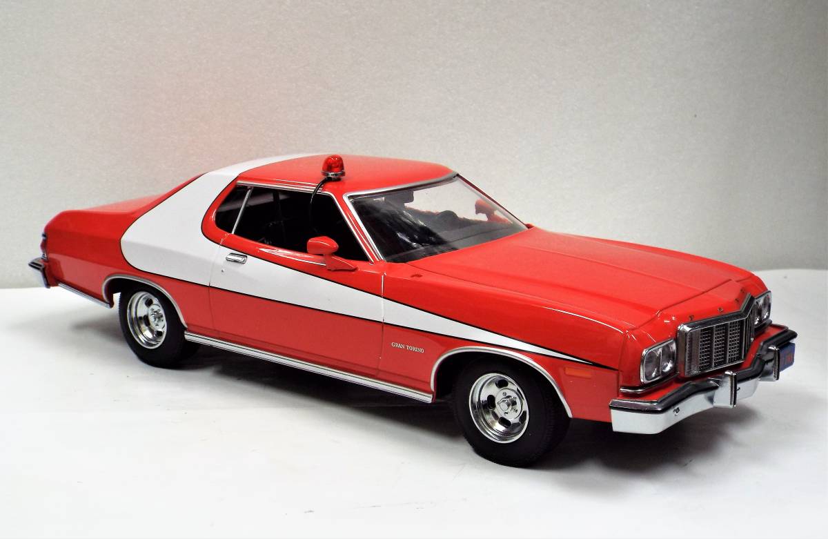 新品 グリーンライト 1 18 フォード グラントリノ 1976年 レッド ホワイト Tv映画 刑事スタスキー ハッチ 主人公の覆面パト の落札情報詳細 ヤフオク落札価格情報 オークフリー スマートフォン版