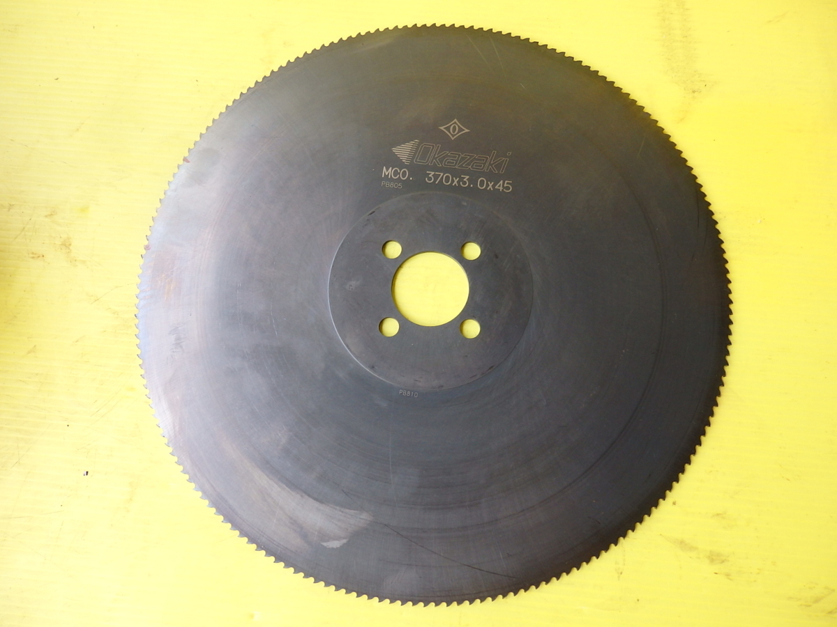 岡崎精工: 切断用メタルソー (63X11X4)370X3.0X4 CMS39-P06 切削 工具 ソー 岡崎精工 切断用メタルソー