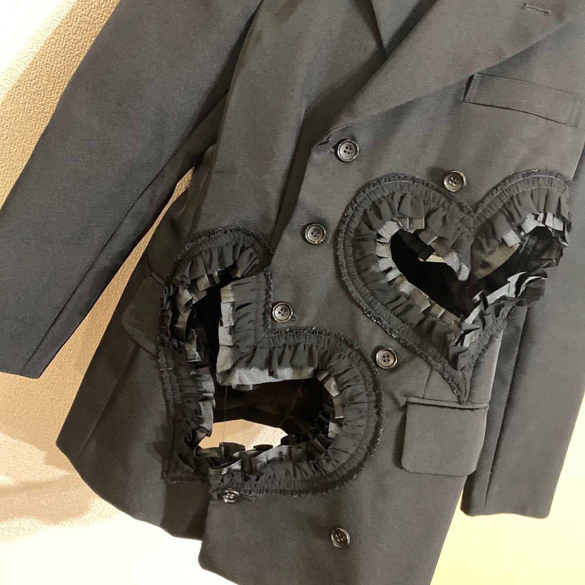 2008秋冬 COMME DES GARCONS ハート型穴あきフリルデザイン 変形