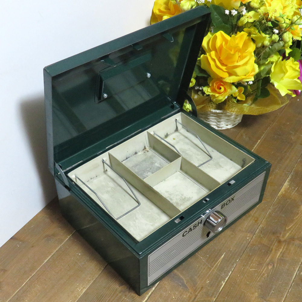 レア⭐︎美品⭐︎レトロスヌーピー 鍵付き手提げ金庫 キャッシュ