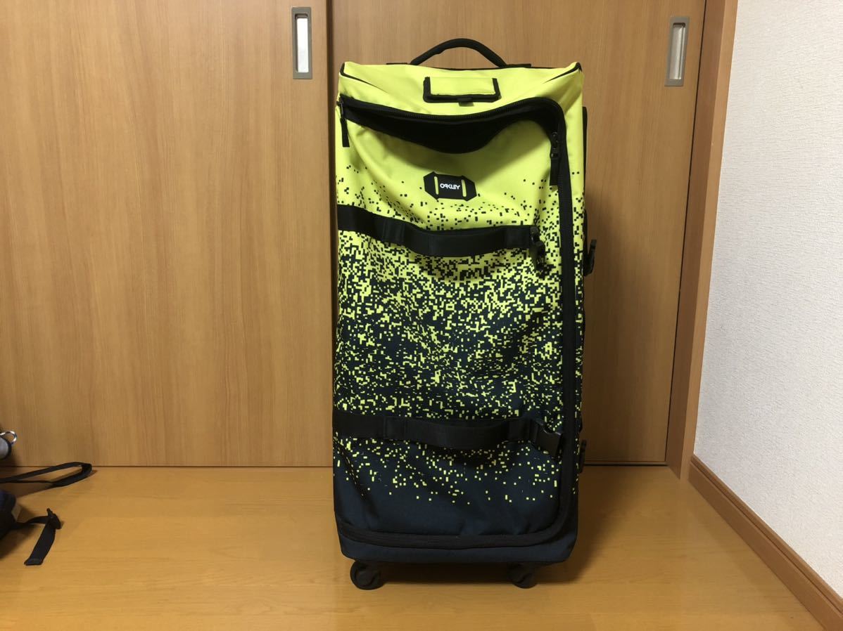 オークリー キャリーバッグ 19 の落札情報詳細 ヤフオク落札価格情報 オークフリー スマートフォン版